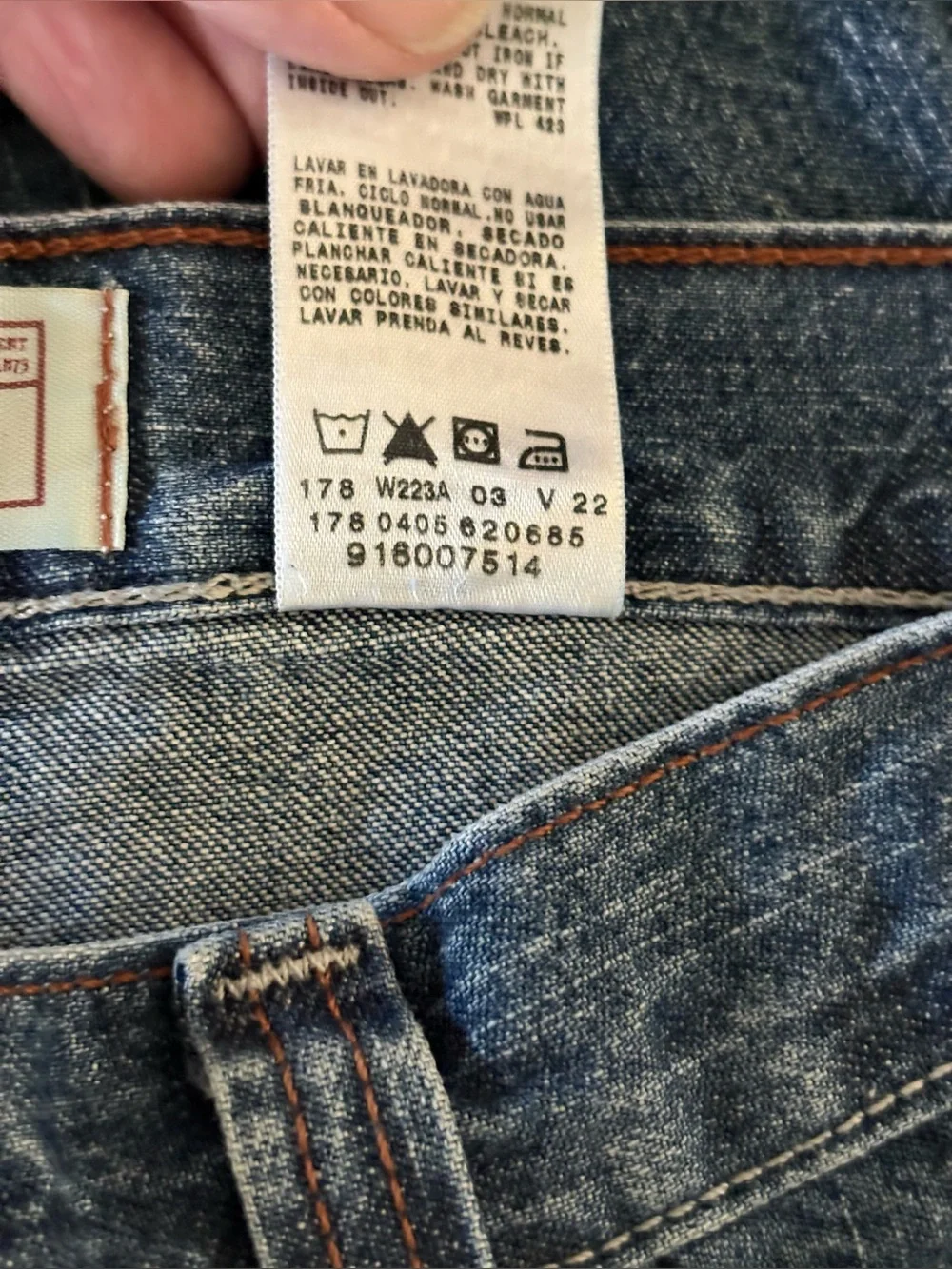 LEVI’S Carpenter Blue Jeans | 100% Cotton | Waist 29 Inseam 30” | Style # 620685
